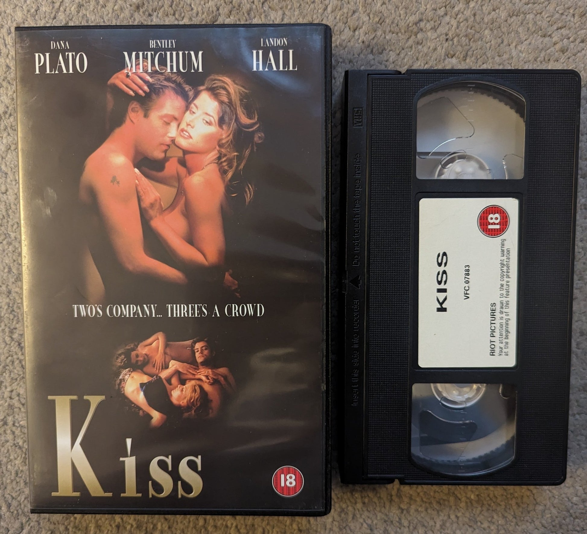 Kiss (1998) VHS Video Ex Rental - Flippin Retro Video Shop