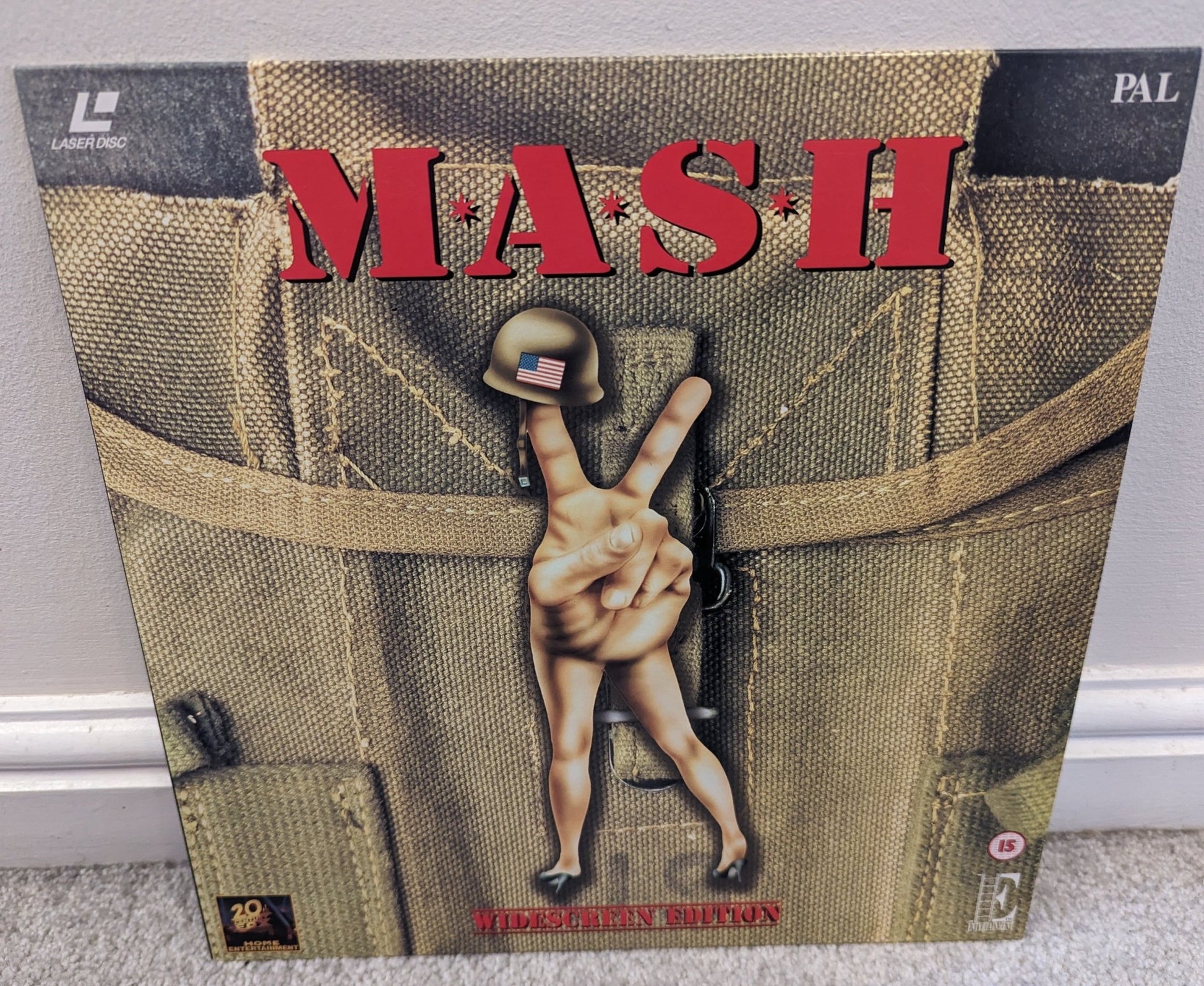 M.A.S.H (1970) Laserdisc PAL - Flippin Retro Video Shop