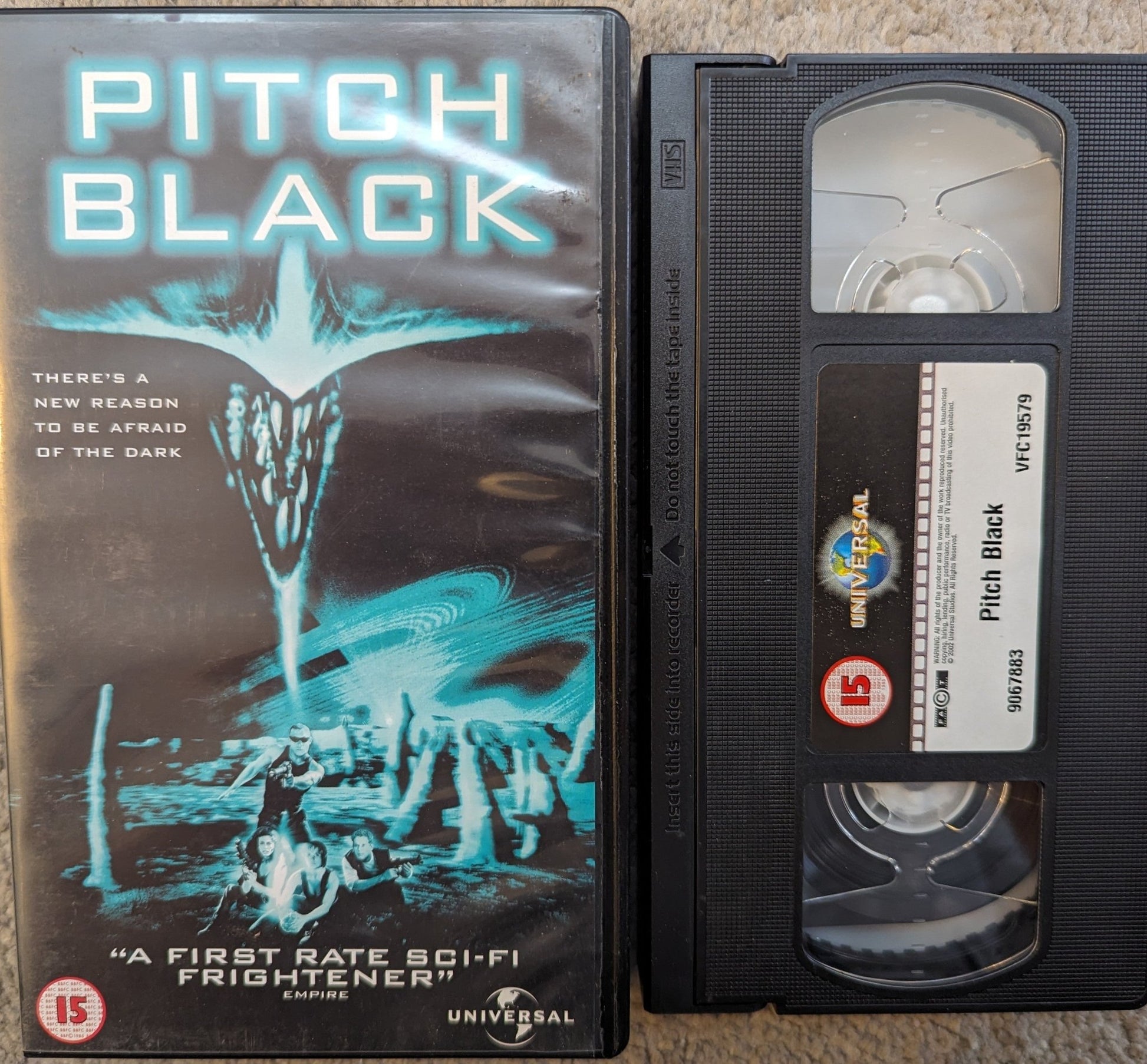 Pitch Black (2000) VHS Video alt - Flippin Retro Video Shop