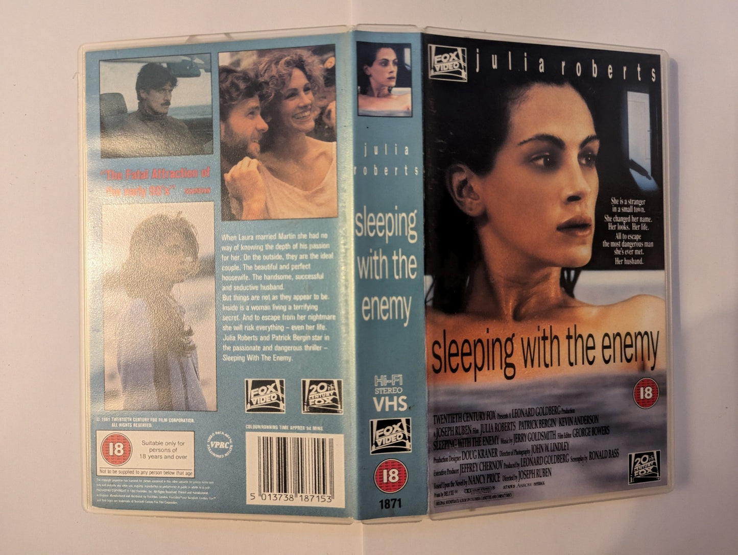 Sleeping With The Enemy (1991) VHS Video - Flippin Retro